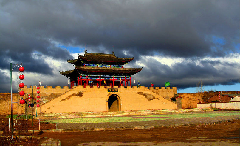 新疆维吾尔自治区 天山脚下的边陲小城，名气虽不及伊犁，但风景美如画