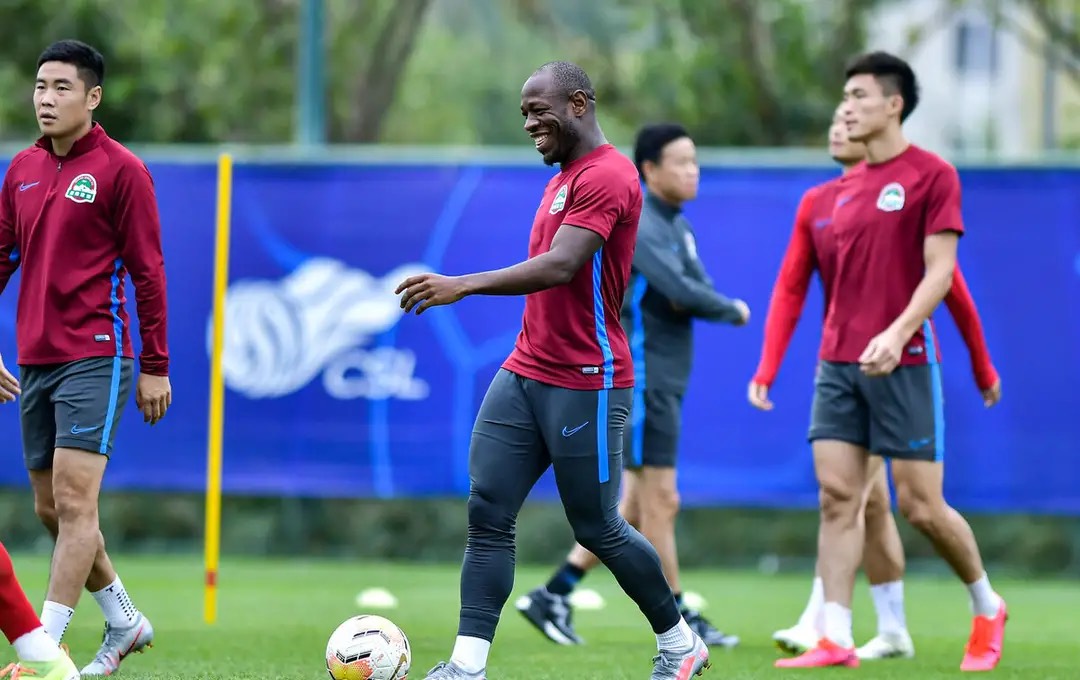 河南建业|保级利好，建业1.93米外援后卫解禁，国脚归位保级4叉戟快打旋风