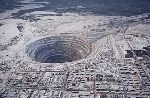 ##苏联曾想挖穿地球，为何挖到黄金满地的12262米却停了下来？