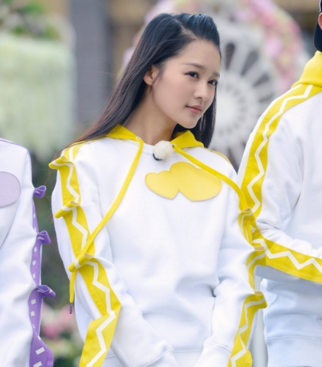 二胎■还记得李沁参加《跑男》时，邓超如何介绍她吗？一句话成“神预言”
