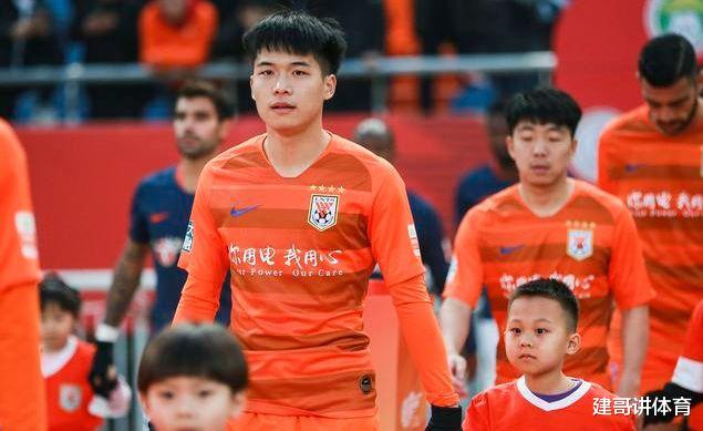 山东鲁能▲鲁能天才被多次抛弃，李铁不看重他难道是李霄鹏眼光太差