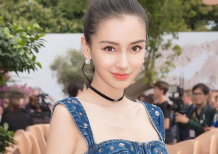 C罗|英文名Angelababy看似洋很气,老外看到却笑了:没文化