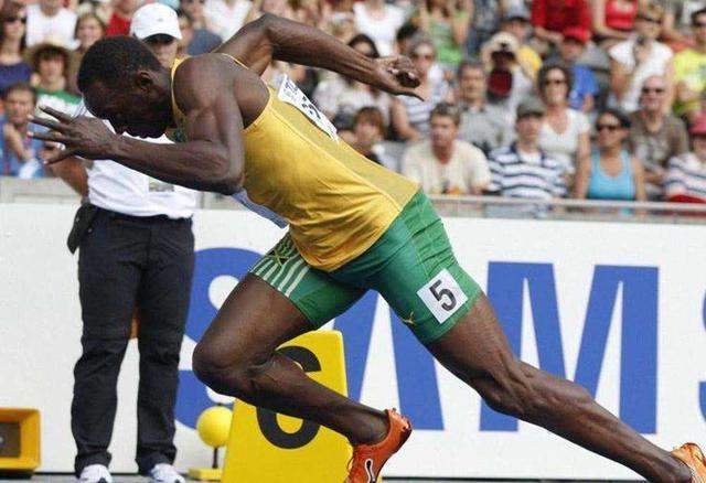 『C罗』世界体坛无法超越的身体:博尔特的小腿,C罗的腹肌!