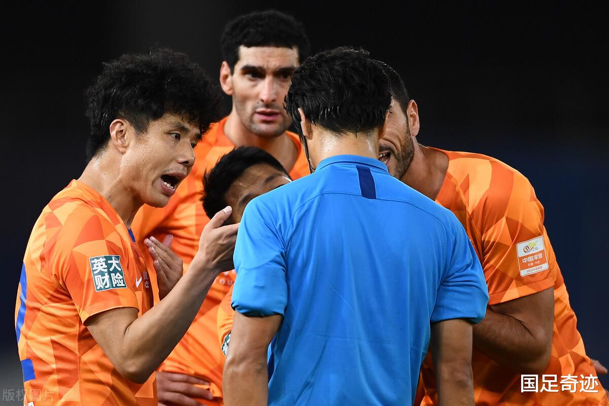 山东鲁能|一场好比赛被2人毁了！鲁能遭力挺，人民日报1句话再凸显无奈