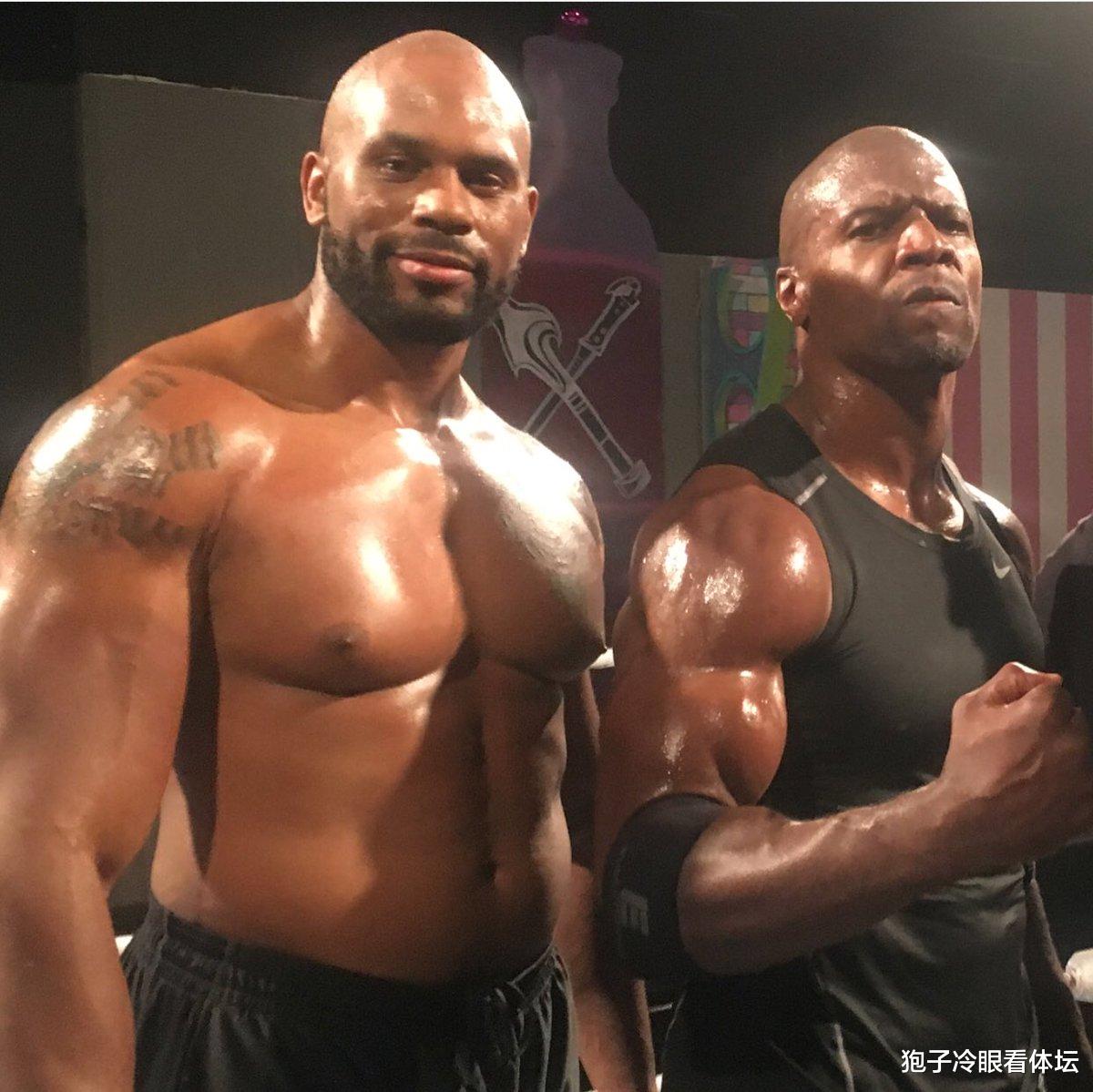 『美国队』父子双双落水 救生员赶到 38岁巨星：先救我儿子 儿子获救他失踪了