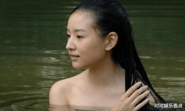 董洁|董洁到底有多撩?19年前就有教科书般的演技,“牺牲”真的不小!