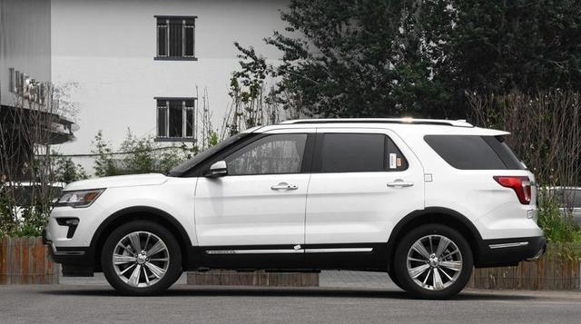 宝马x7▲采访福特探险者车主，车主道出这辆车的所有优点，你真的同意吗