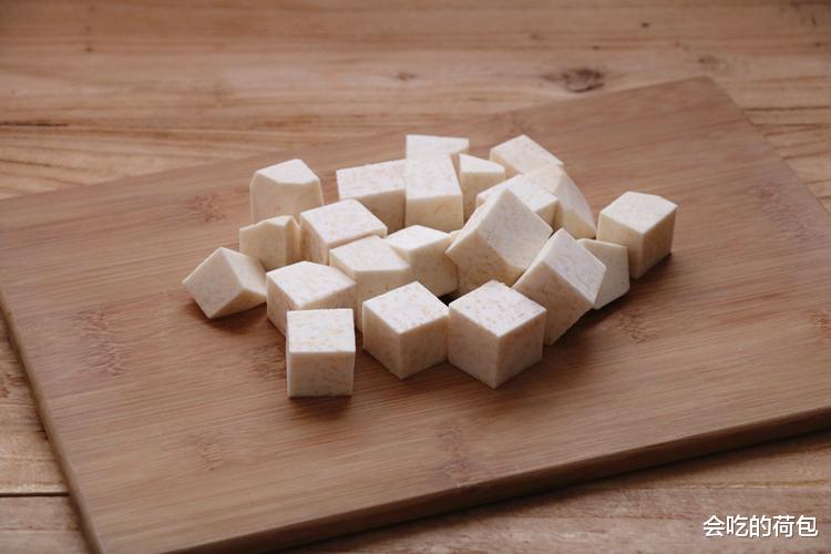 芋头@天热，吃土豆不如吃它，不炒也不蒸，隔2天吃一次，面如桃花有精神