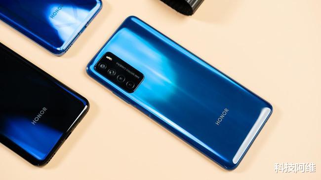 5g手机|发布两个月下跌150元，6400万+4300mAh，网友：5G手机真不保值！