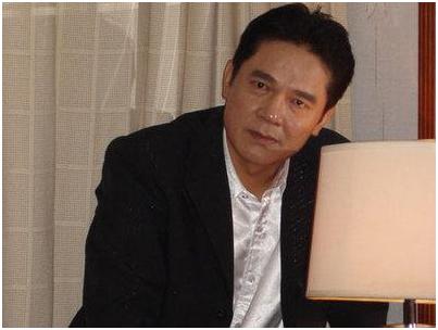 孟鹤堂|为娶小12岁女演员抛弃妻女，今成一级演员，却得不到孩子原谅