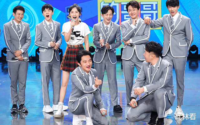 #孟鹤堂#本以为《快本》男团比赛高伟光最好笑,没想到却被孟鹤堂笑出眼泪