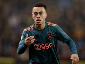 「巴塞罗那」拜仁与贾府再次谈判，巴萨加入竞争，19岁小将要价惊人?