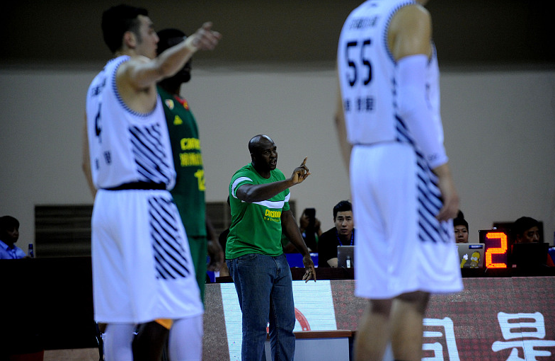 姚明：姚明颁布新规，使用“八一规则”，杜锋笑了