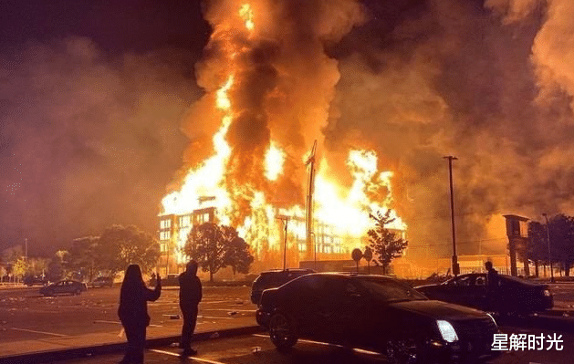 【美国】截止5月30日晚上22：00，美国启动“紧急行动”，黑人的“末日”要到了