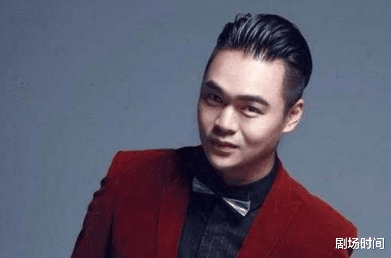 []他靠一首歌成名，下海经商失败后复出，多年后没有太大名气