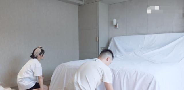 杨子姗|上综艺用白布罩住家具，不能忍受节目组穿鞋进她家，她活该被骂？