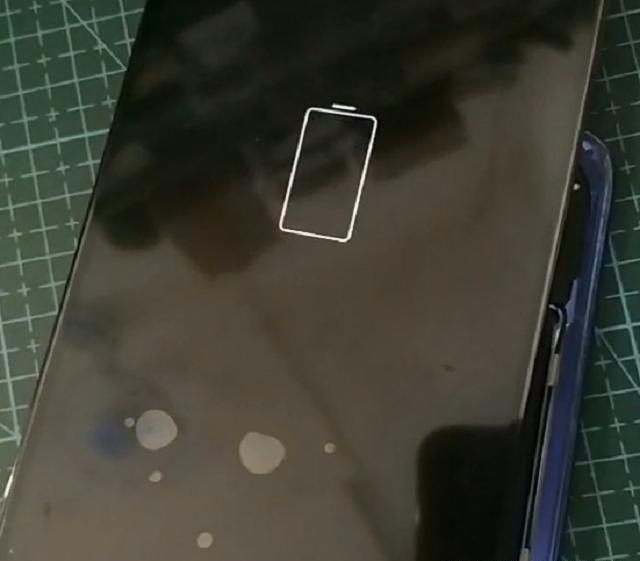 电池|小米9手机换屏后开机显示空电池图标, 排除外配, 奇葩问题80%源于它