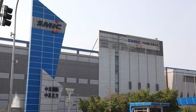 芯片|AMSL始料未及！又一国产芯片巨头技术突围，竟直接绕开EUV光刻机