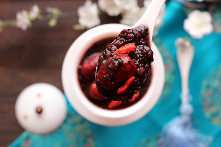 [睡眠]女人早餐要喝它，蛋白质是鸡蛋的3倍，是牛奶的12倍，气色越差越要喝