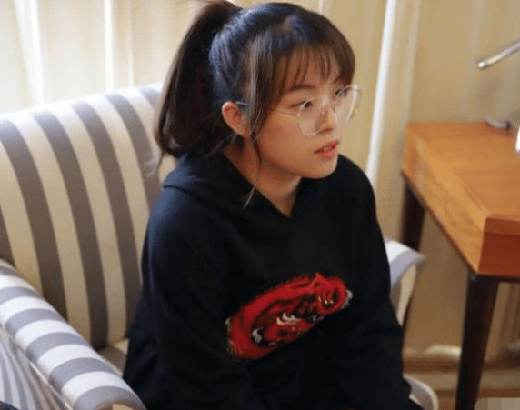 李荣浩▲好声音最惨冠军非她莫属，拿了冠军也没人关注，如今更是成了路人