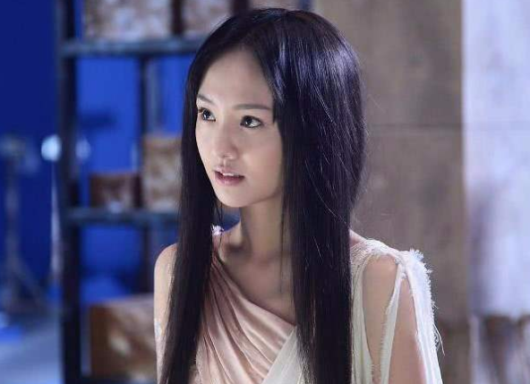 谭松韵|她是导演心中“李尖尖”第一人选，却因没有档期，才成就了谭松韵