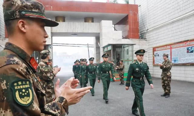 新兵下队一周了，他们过得可好？