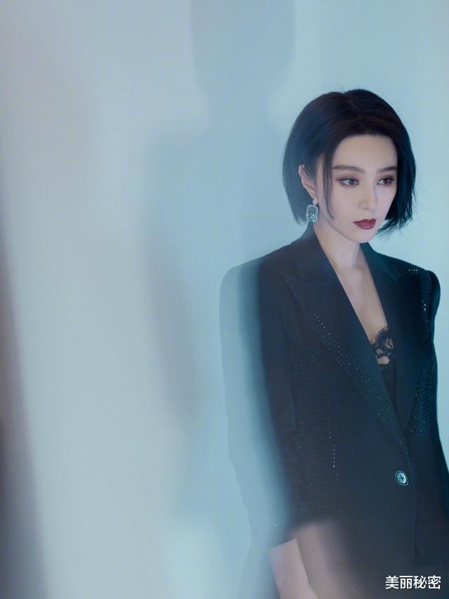 #西装#曾经的那个范爷回来了!短发西装内搭蕾丝吊带,颜值高果然任性!