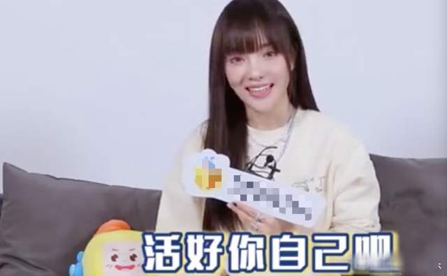 李小璐|李小璐携甜馨跳舞，母女俩动作同步一个甜美一个高冷，相处如闺蜜