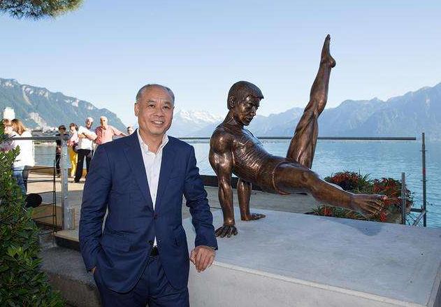 李宁|体操王子李宁在香港的豪宅，妻子甘当贤内助，家务都做得井井有条