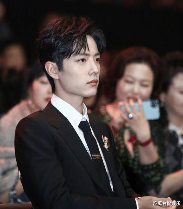 肖战|肖战接顶流综艺节目？新路透照太消瘦惹心疼，肖战复出路走得太难