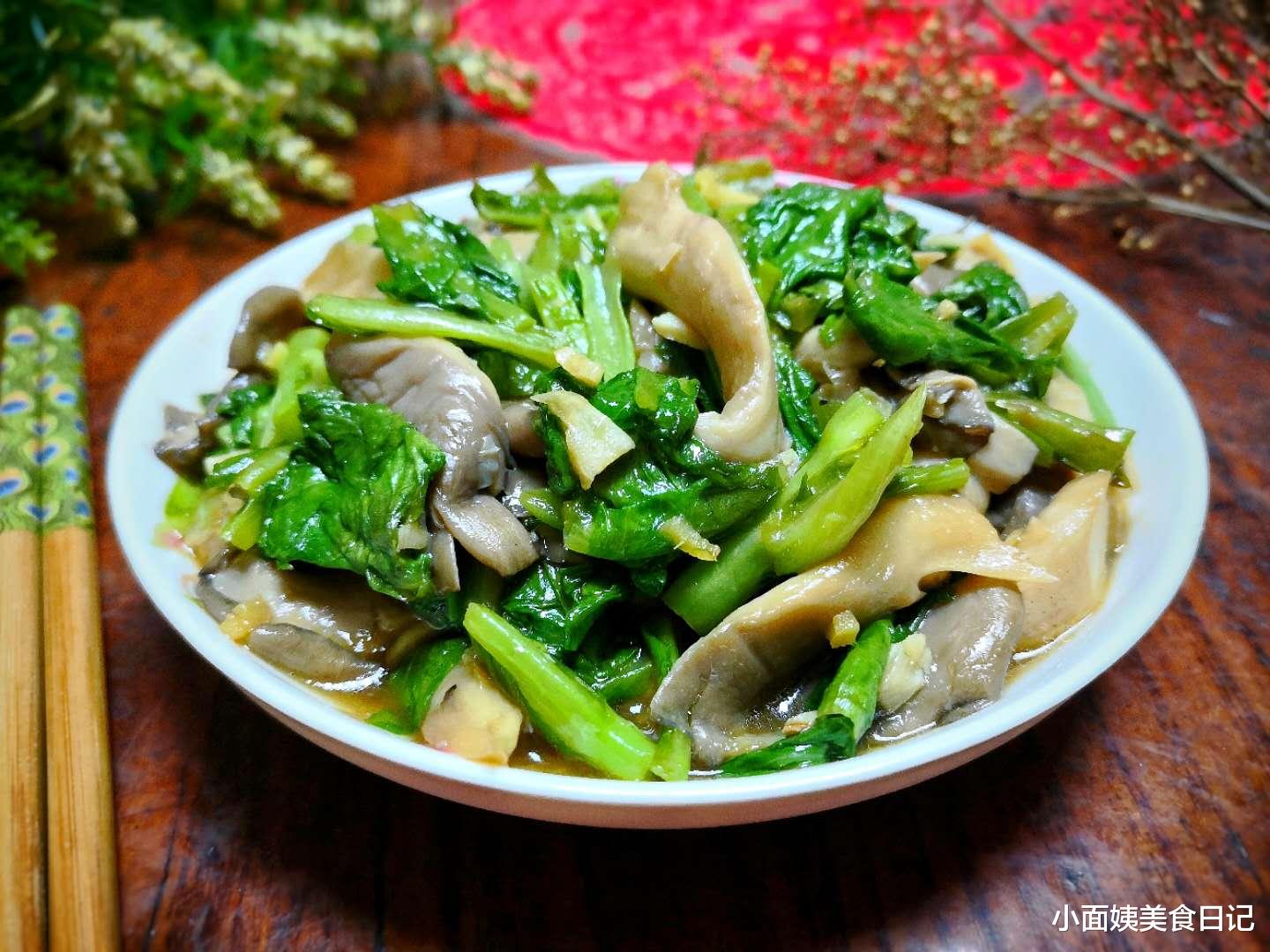 蘑菇|秋季最该吃这菜，三两下炒一盘，益智又营养，读书的孩子要多吃！