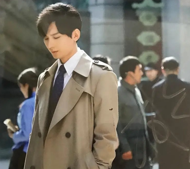 成毅|《长安诺》刚开播，成毅又一新戏开机，看到熟悉的女主，般配的\想哭\