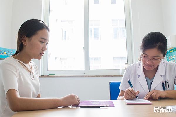 更年期|男性多少岁开始进入更年期?来临时,身体会有什么表现?