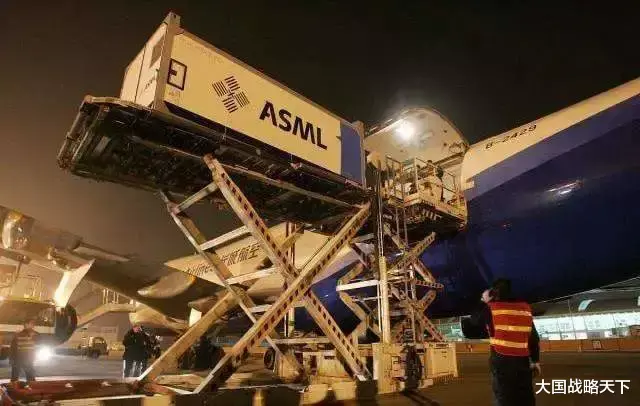 光刻机|坚决不卖给中国！荷兰反水，无限量供应光刻机，任老总看破猫腻！