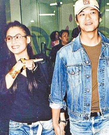 『向太』曾是四大天王的接班人，因甩掉张柏芝遭向太封杀，今满脸玻尿酸判若两人