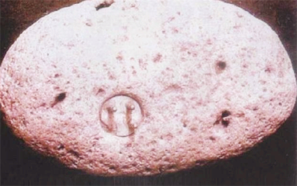 『霍金』美国科学家发现10万年前的“三相插头”，史前文明真的存在？