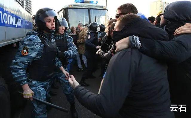 「卡姆」黑人暴乱会平息,但美国衰落会因此骤然提速