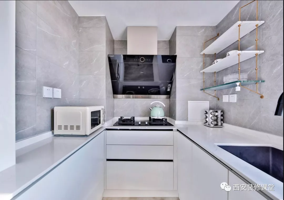 ##做不了正常U型橱柜，可以做窄柜收纳放电器