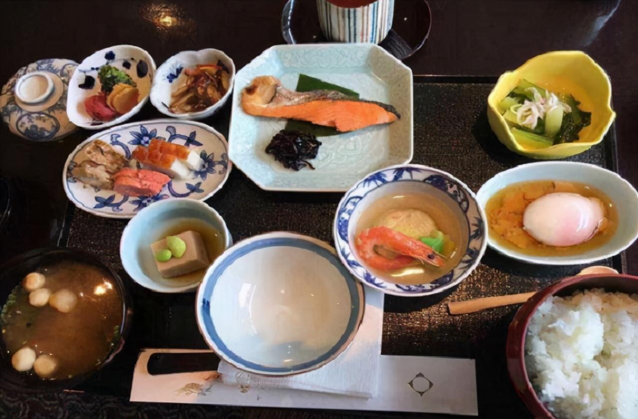 长寿|日本当代年轻人的早餐，看完让人深思：太自律了！难怪长寿第一名