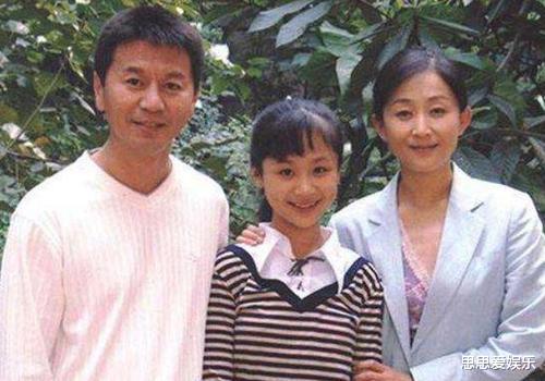 杨紫|杨紫隐藏多年的亲妈，原来是《甄嬛传》中的她，难怪一直不愿公开