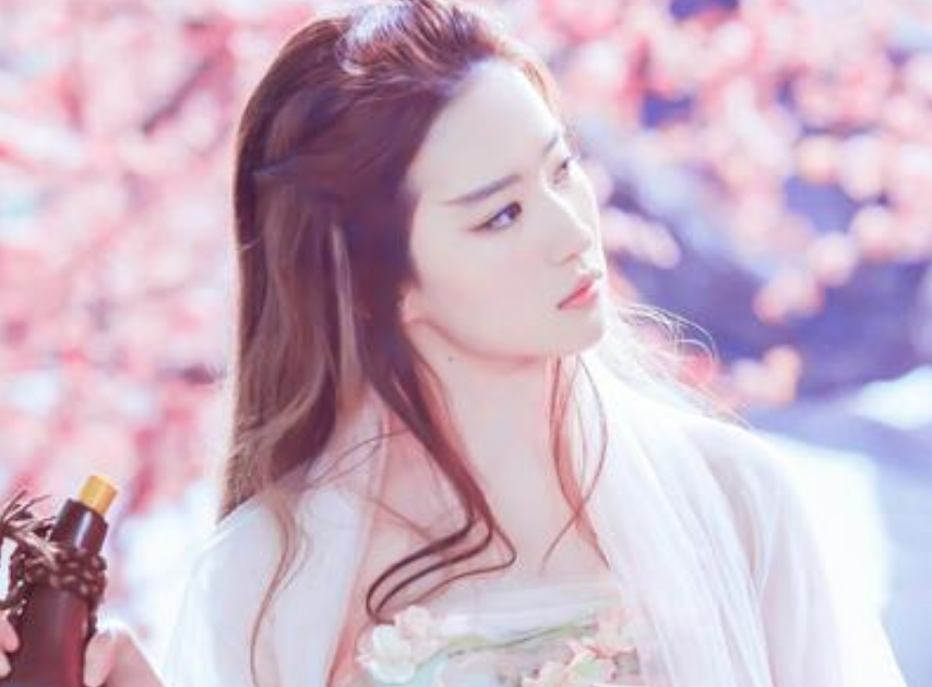 刘亦菲■娱乐圈中“有我出演，必属烂片”的演员，怎么会有刘亦菲呢？