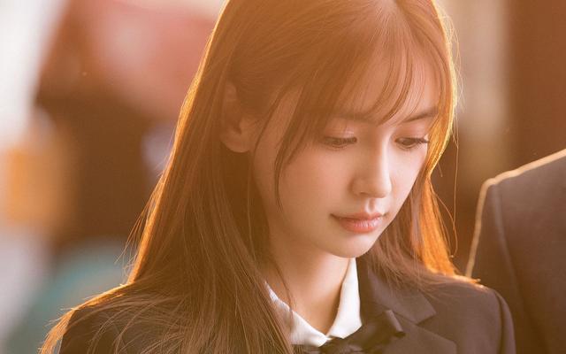 郑爽■郑爽现身又变脸？跟baby拥有同款嘴唇引网友热议