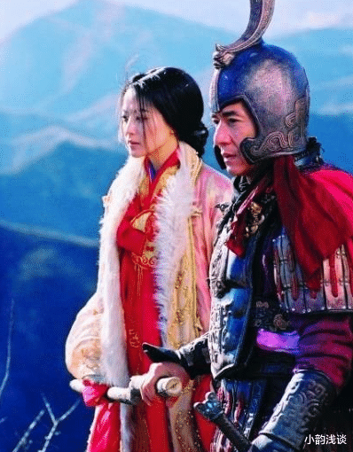 『成龙』15年后，66岁成龙遇上42岁金喜善还又抱又亲，女方说出不拒绝理由