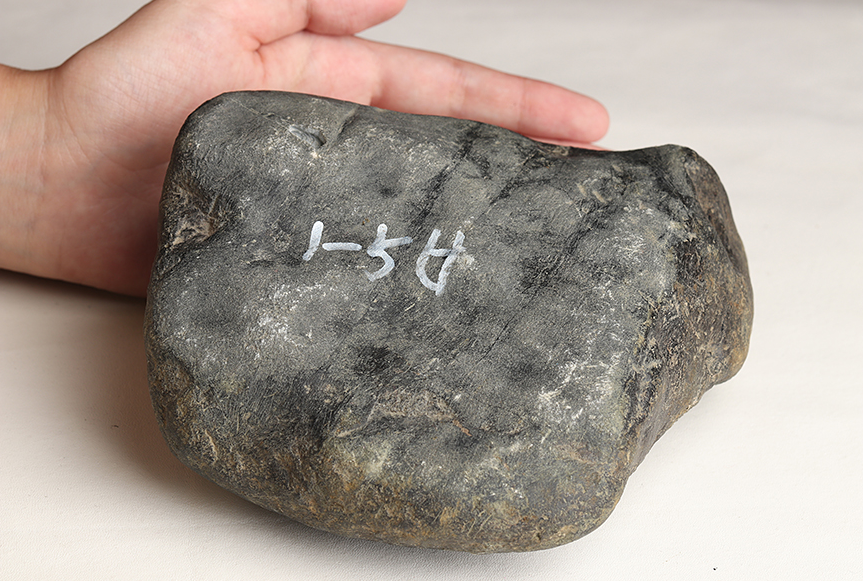 玛瑙|从“破烂王”到珠宝大亨，人生赢家却教你“慎重赌石”