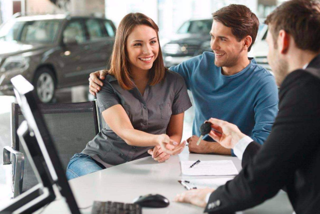 『马力』全款买车和贷款买车差距多大？老销售透露：这样买，谁都坑不了你