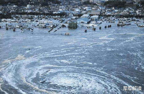 『大地震』地球环境急剧变化，今年第3次大地震来袭，人类未来十分渺茫