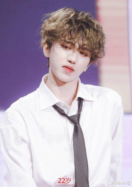 「ella」《青春有你2》导师年龄：蔡徐坤22，陈嘉桦39，Lisa让人太意外！