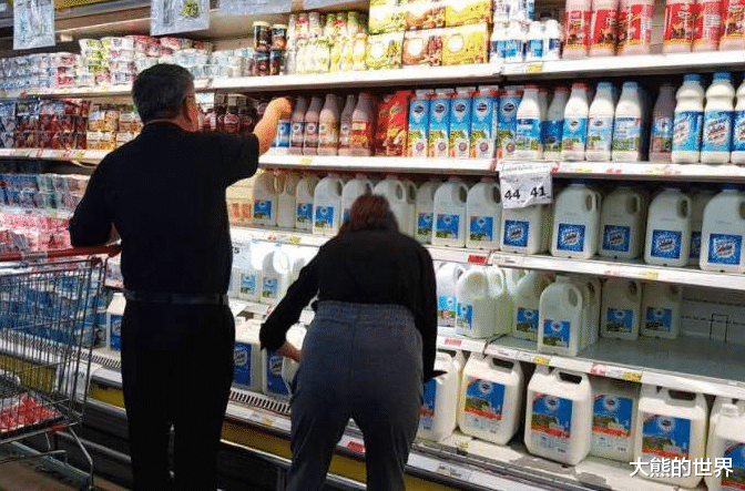 牛奶|才发现,牛奶包装再好看都没用!配料表只有3个字,才是纯牛奶