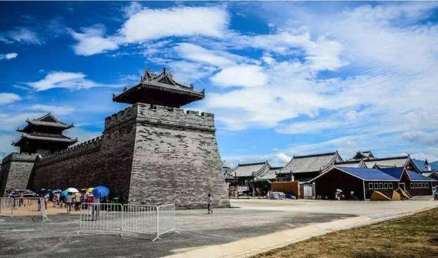 『』中国一景区彻底被游客拉黑，网友：每走一步都要花钱，水都喝不起