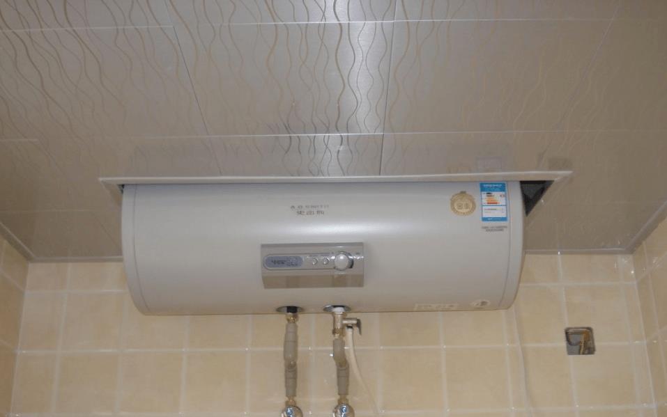 热水器：为什么有钱人都把热水器装吊顶了？老电工一席话，后悔我家装早了